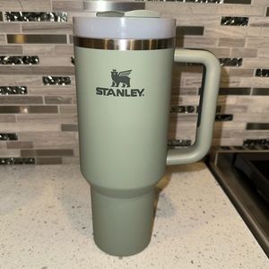Stanley 40oz green insulated tumbler with straw